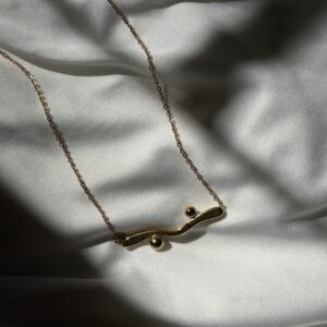 Minimalist Abstract Wave Necklace – Anti-Tarnish Gold Finish