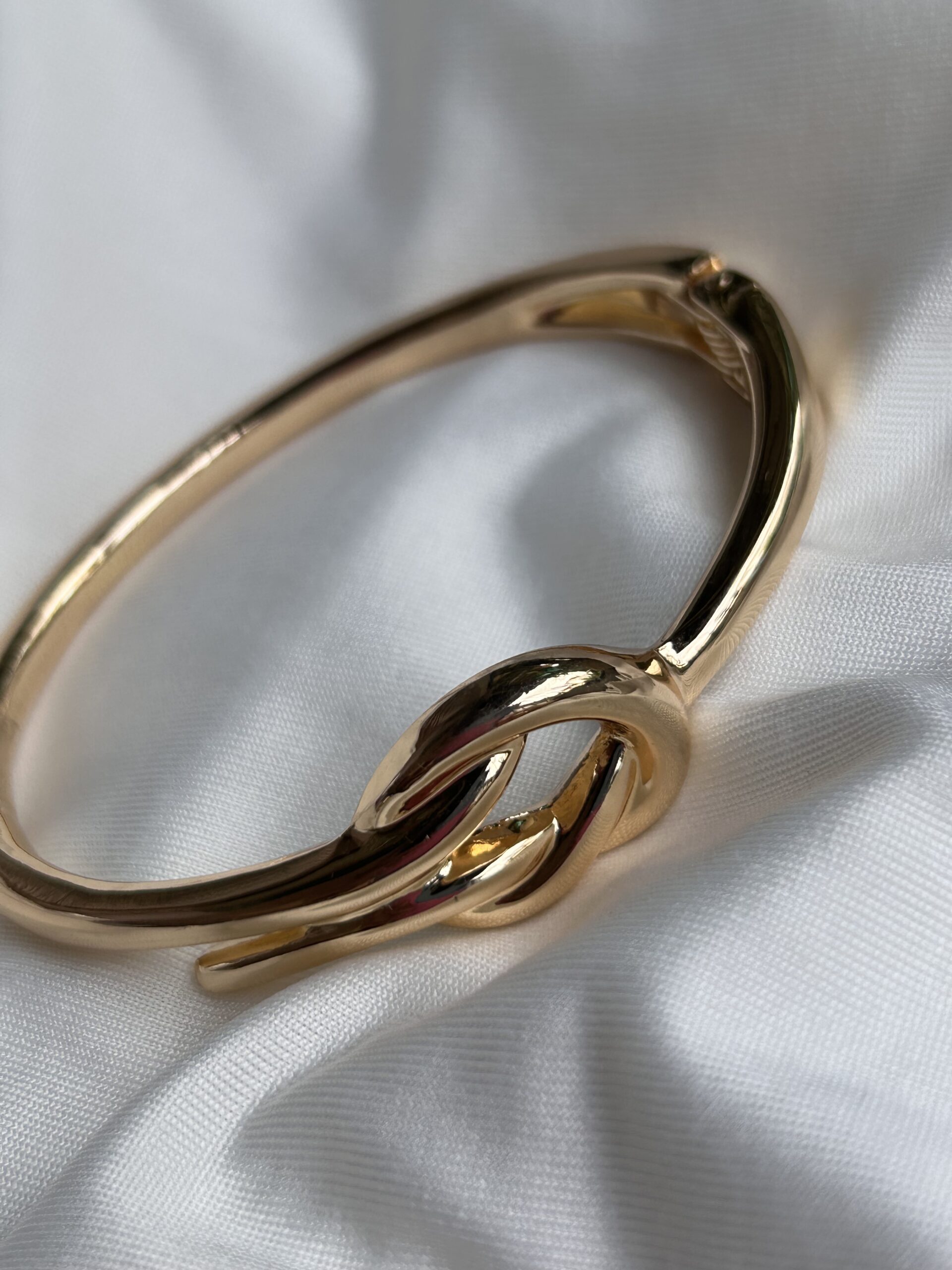 Bold Chain-Link Anti-Tarnish Gold Bracelet