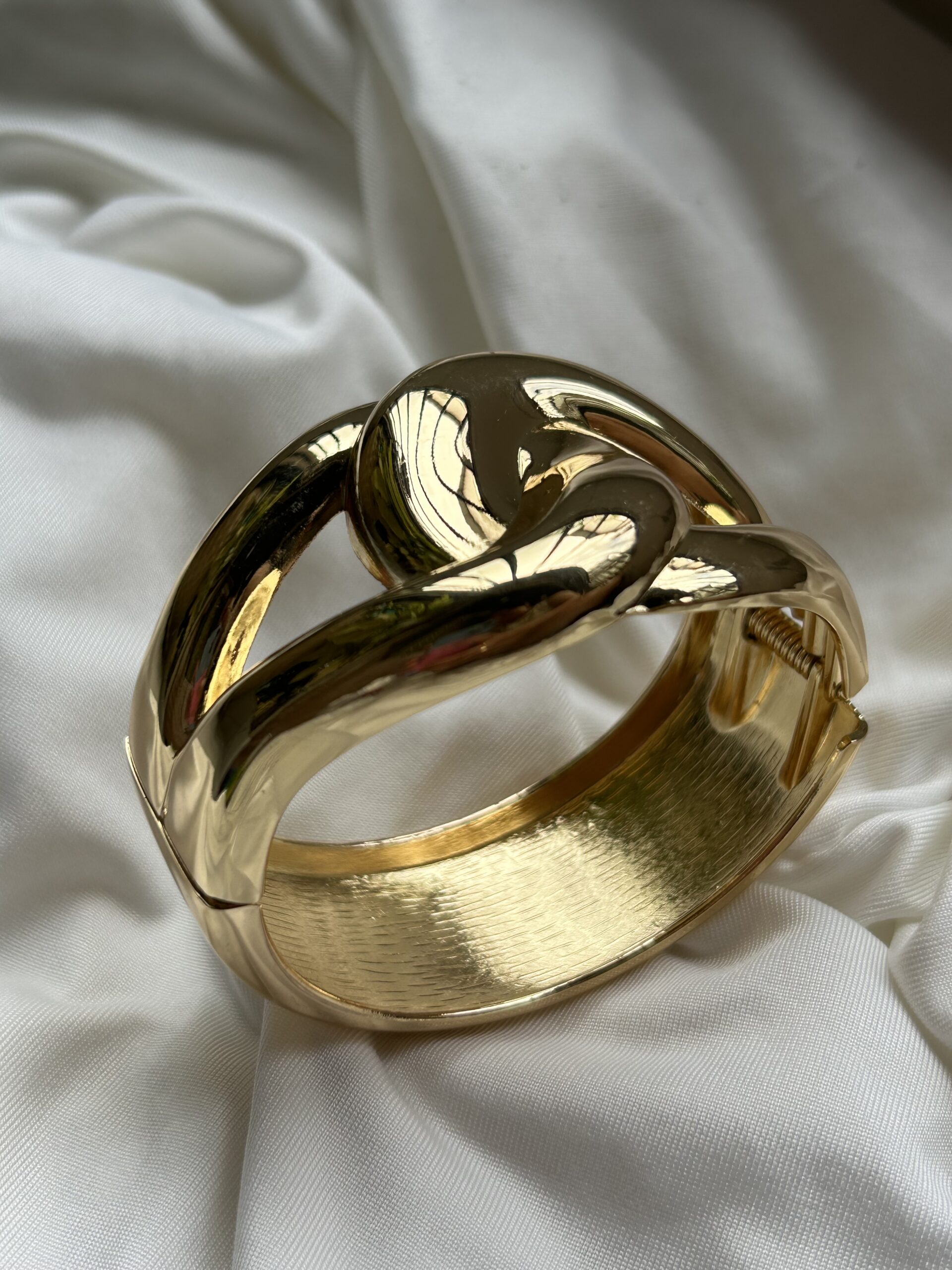 Sculpted Twist Anti-Tarnish Gold Cuff Bracelet